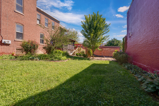Building Photo - 311 S 17th St