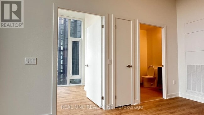 Building Photo - 5 Quarrington Ln