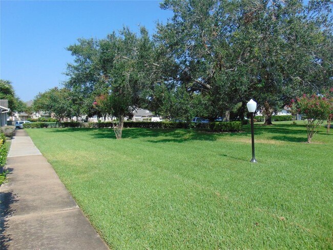 Foto del edificio - 30 Barcelona Ct