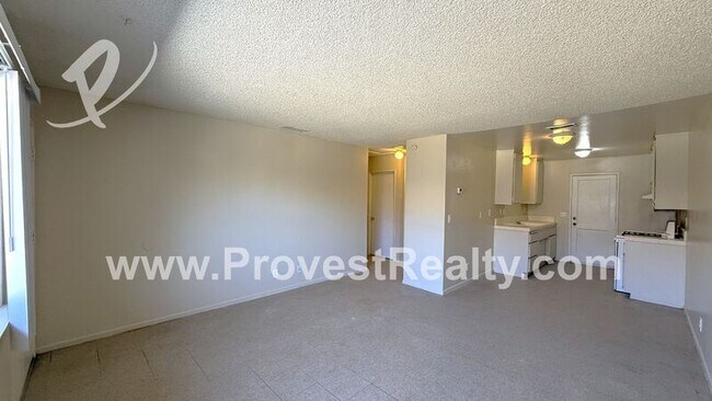 Foto del edificio - 20130 Rimrock Rd E