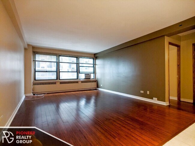 Foto del edificio - 4180 N Marine Dr