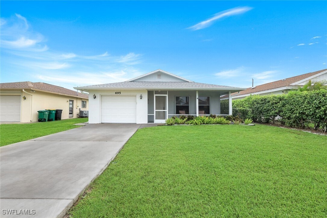 Foto principal - 695 104th Ave N