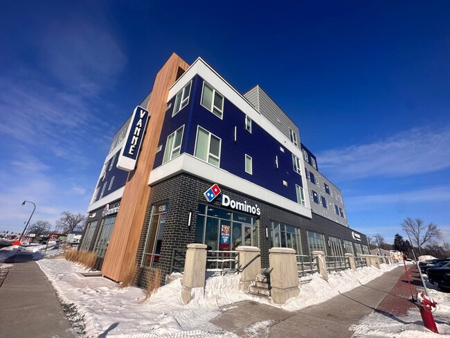 Building Photo - Vanne