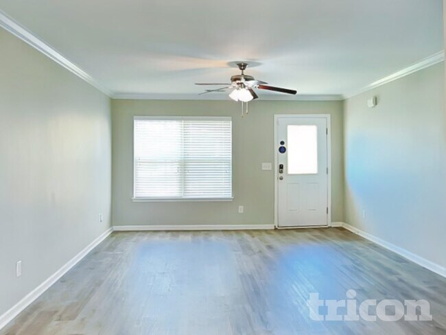 Building Photo - 602 Willow Bank Landing