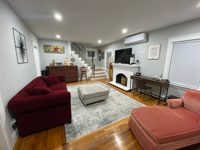 Foto del edificio - 61 Warwick Ave