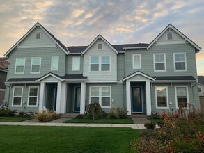 Building Photo - 3314 SE Farrow Ln