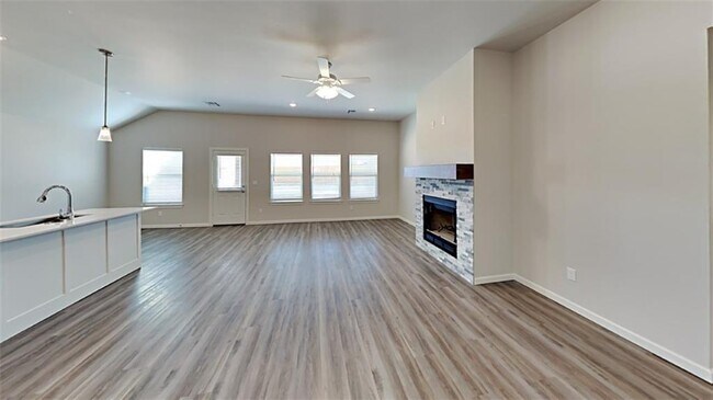 Building Photo - 491 Hardesty Dr
