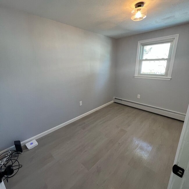 Building Photo - 31 Forest Ln