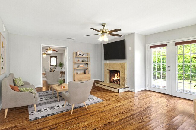 Foto del edificio - Remarkable Lakewood home steps from Ridgewood Park