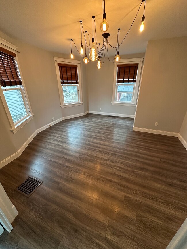 Livingroom - 2065 Maple Ave
