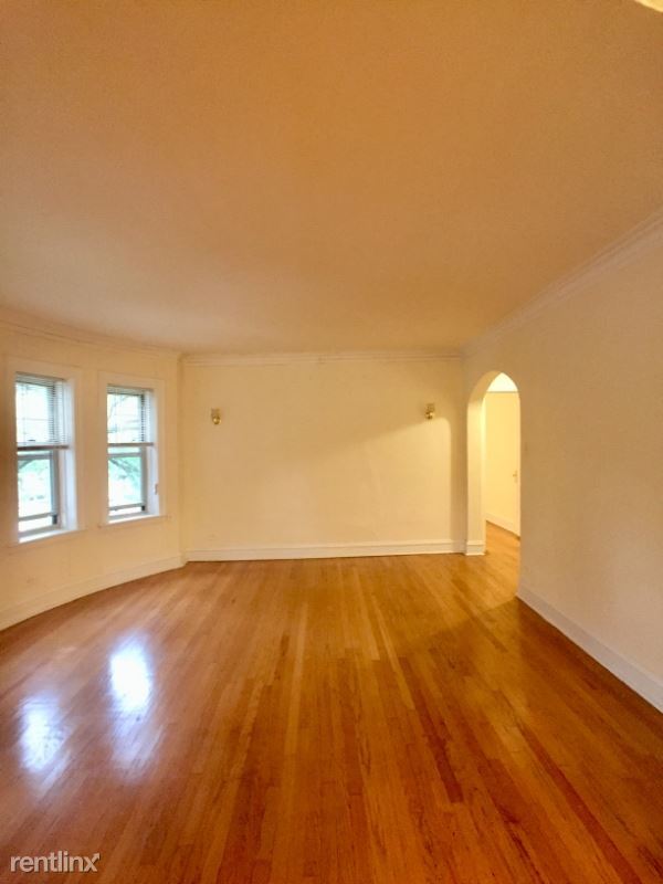 Foto del edificio - 6438 N Sacramento Ave