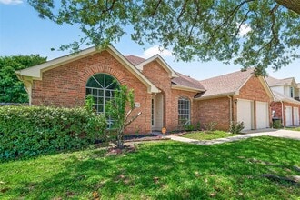 Building Photo - 13815 Daehne Dr