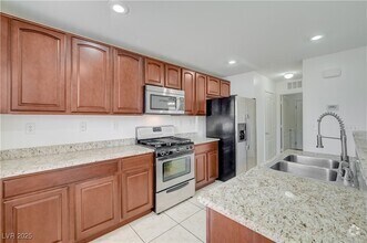 Building Photo - 9252 Valley Ranch Ave