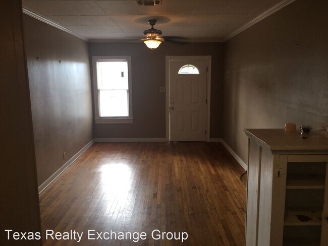 Foto del edificio - 1 br, 1 bath House - 400 Breezeway Dr. Apt 1