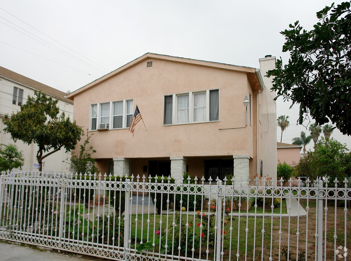 Building Photo - 642 N Berendo St