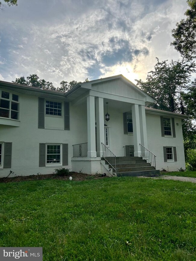Building Photo - 1312 Darnall Dr