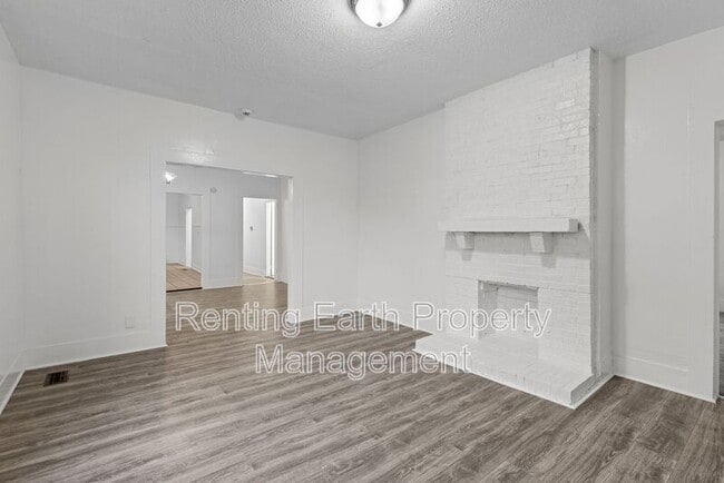 Building Photo - 4732 Court S