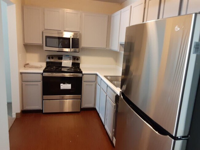 Foto del edificio - 10411 Cedar Lake Rd
