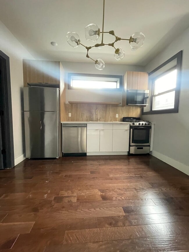 Building Photo - 61 Vroom St