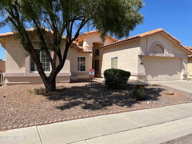 Building Photo - 2630 W Camino Ebano
