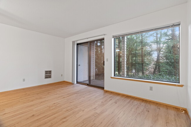 Building Photo - 1 Bedroom in Multnomah Village