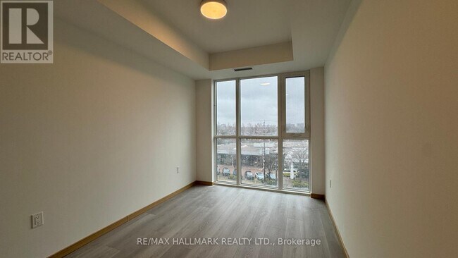 Photo du bâtiment - 3445-3445 Sheppard Ave E