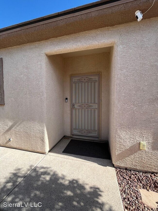 Foto del edificio - 3 br, 2 bath House - 2484 Galaxy Cluster St.