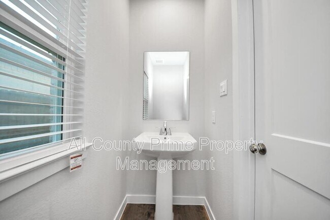 Foto del edificio - 32939 Silver Mdw Wy