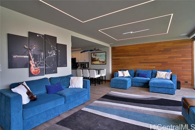 Building Photo - 2211 Ala Wai Blvd