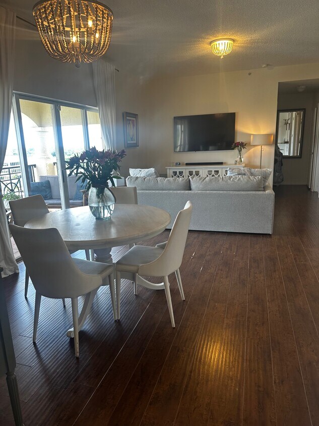 Foto principal - 101 Sidonia Ave