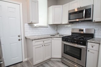Building Photo - 1419 N Ithan St