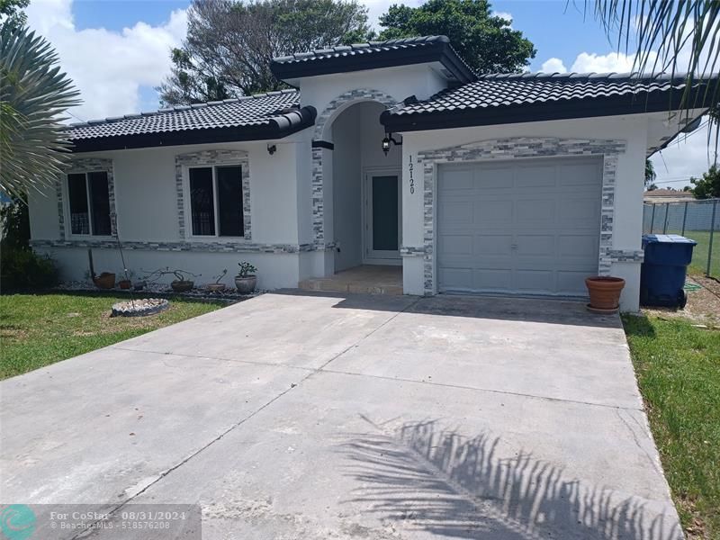 Foto principal - 12120 SW 217th St