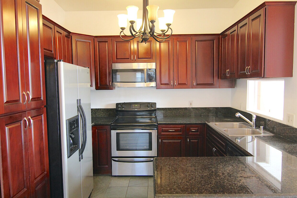 Foto principal - 7733 St Bernard St
