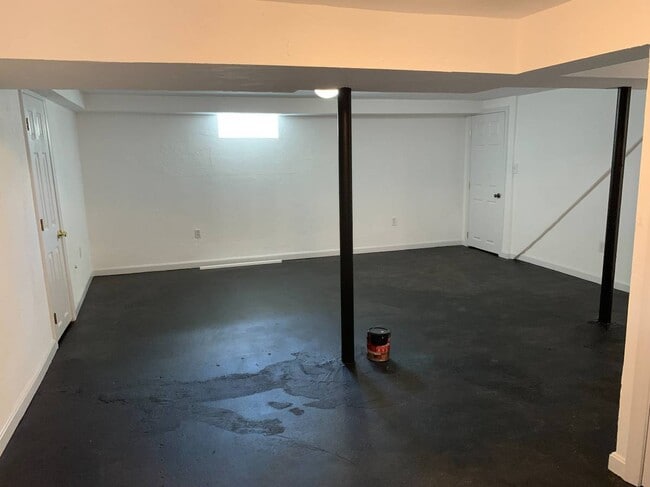 Building Photo - 14 Hardy St