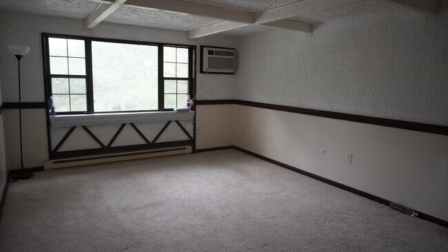 Foto del edificio - 53 Swanson Ct