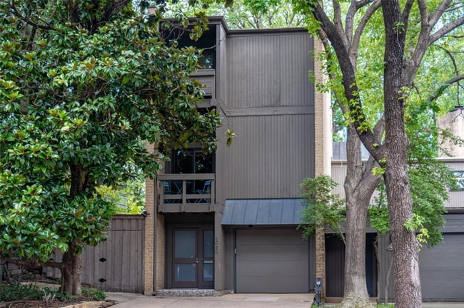 Building Photo - 4030 Buena Vista St