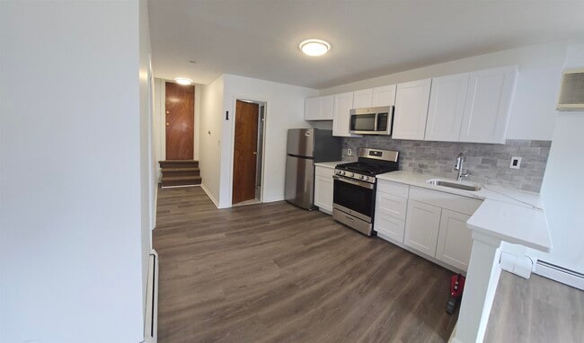 Building Photo - 682 Avenue A