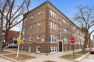 Building Photo - 1224 W Victoria St
