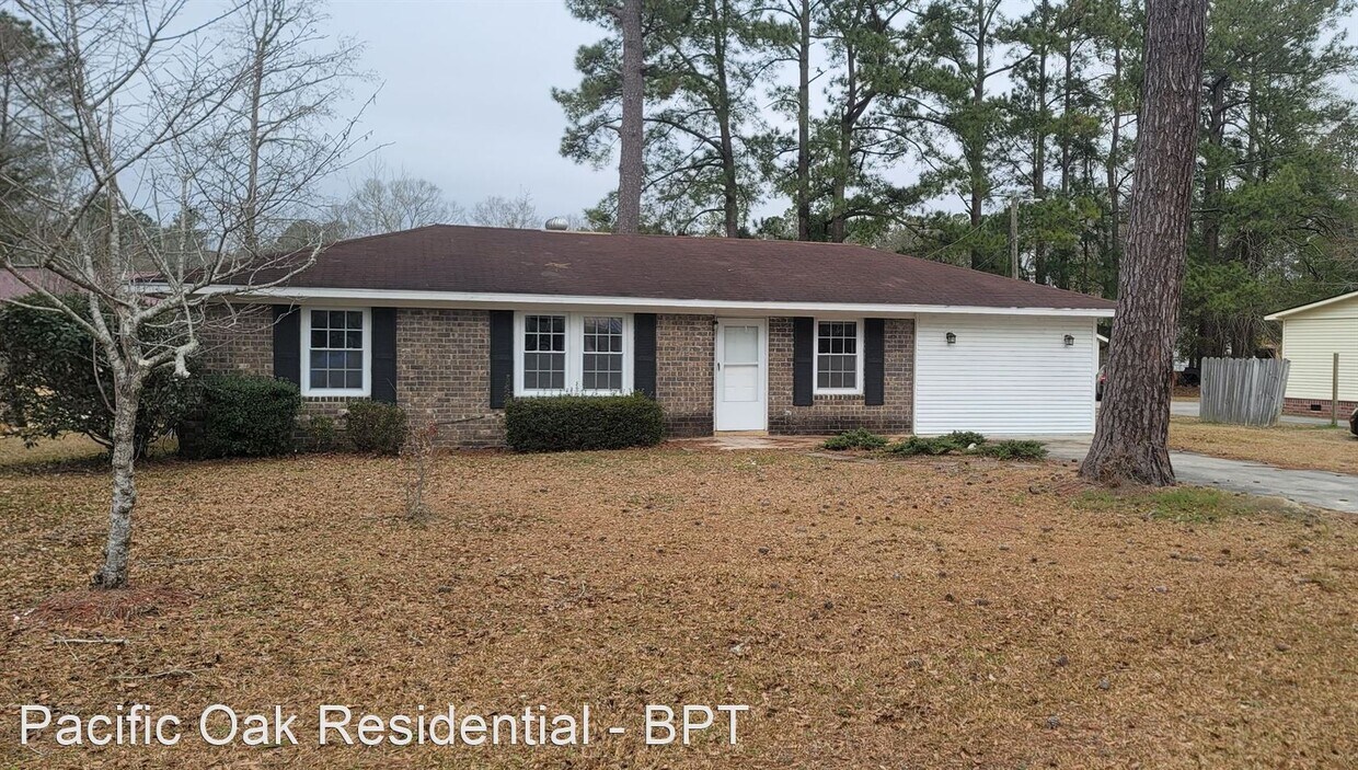 Primary Photo - 4 br, 1.5 bath House - 67 Wateree Trail