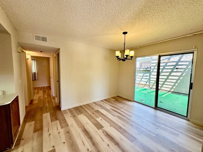 Foto del edificio - 2 BEDROOM 1 BATH HOME IN 55+ SENIOR COMMUNITY