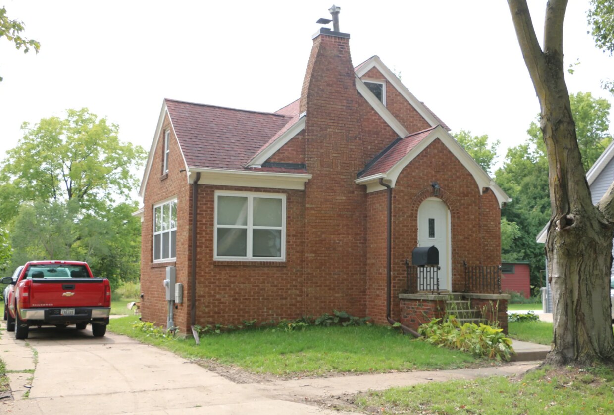 Foto principal - 1210 W 20th St