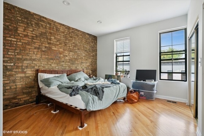 Building Photo - 1310 W 18th St