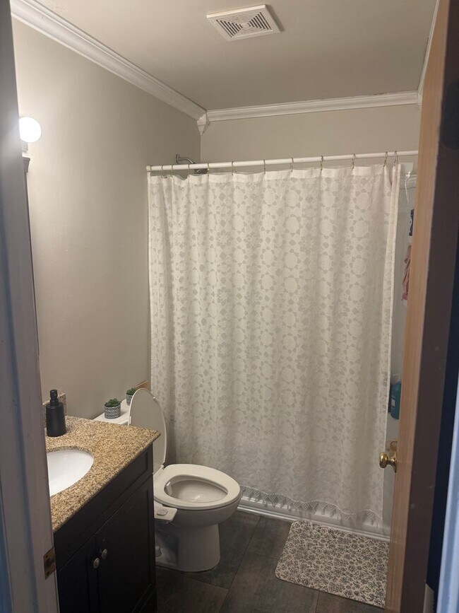 Foto del edificio - Charming 3 Bedroom, 2 Bath End Row Townhouse in Millersville - In-unit Laundry