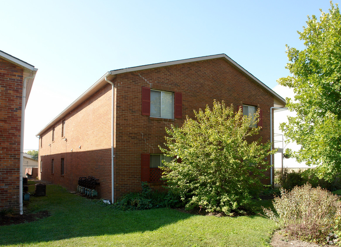 Building Photo - 467 Alden Ave
