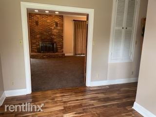 Building Photo - 2 br, 2 bath House - 405 Oakwood Drive