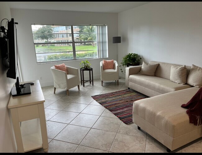 Foto del edificio - 4806 NW 36th St