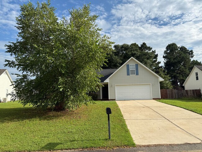Foto del edificio - Beautiful 3 Bed Plus Bonus Room Raeford Home