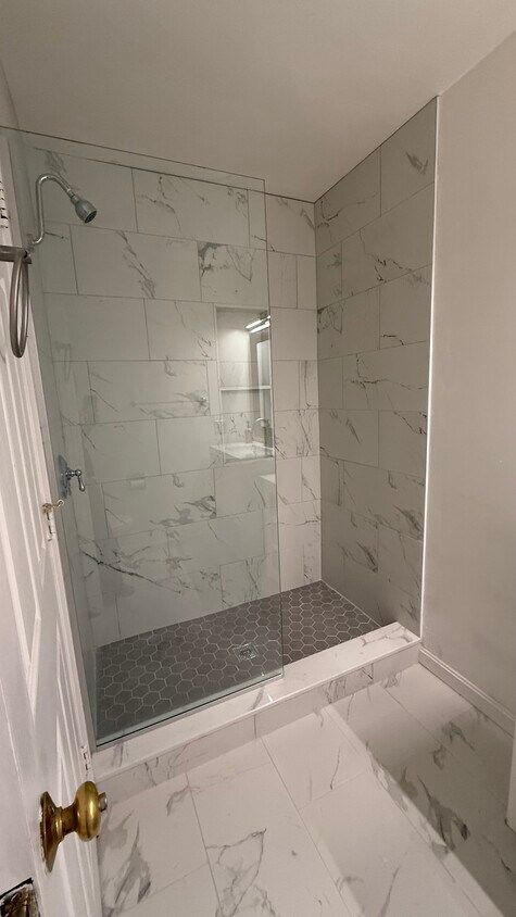 Foto principal - 810 Metacom Ave