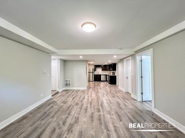 Building Photo - 2 bedroom in EVANSTON IL 60202