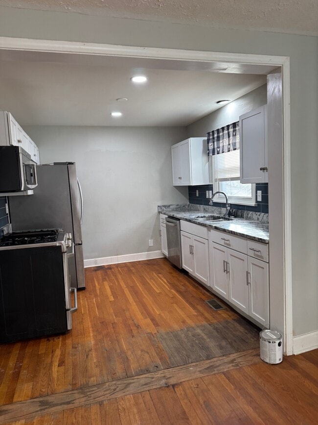 Building Photo - 231 S Highland St